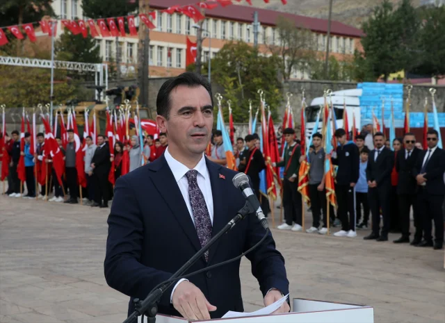 Van ve Çevre İllerde Cumhuriyet Coşkusu Zirve Yaptı