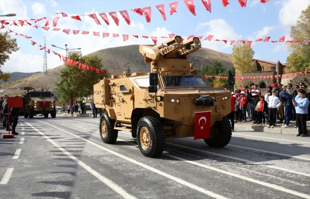 Van ve Çevre İllerde Cumhuriyet Coşkusu Zirve Yaptı