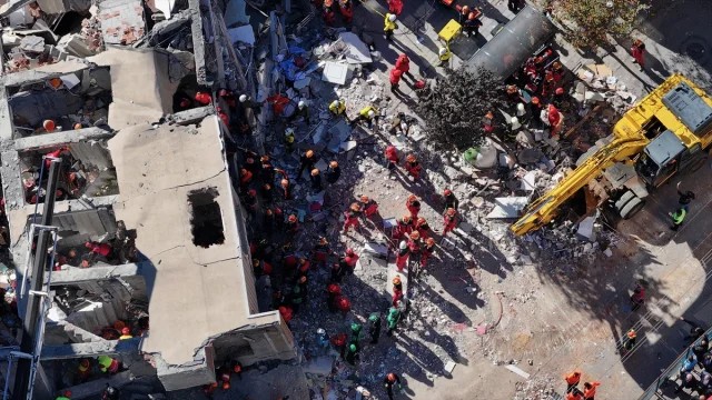 Kocaeli'de binanın çökmesi sonrası aileler nasıl yeni bir hayata hazırlanıyor