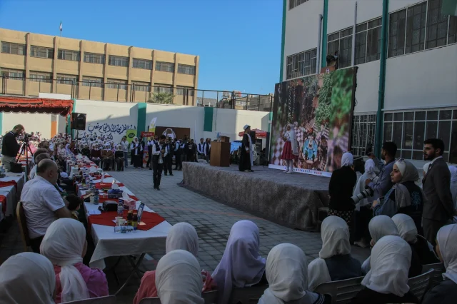 Şam'da Kız Okulunun Yeniden Açılmasıyla Eğitimde Umut Artıyor