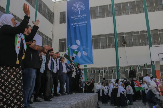 Şam'da Kız Okulunun Yeniden Açılmasıyla Eğitimde Umut Artıyor