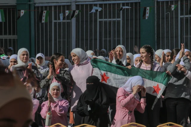 Şam'da Kız Okulunun Yeniden Açılmasıyla Eğitimde Umut Artıyor