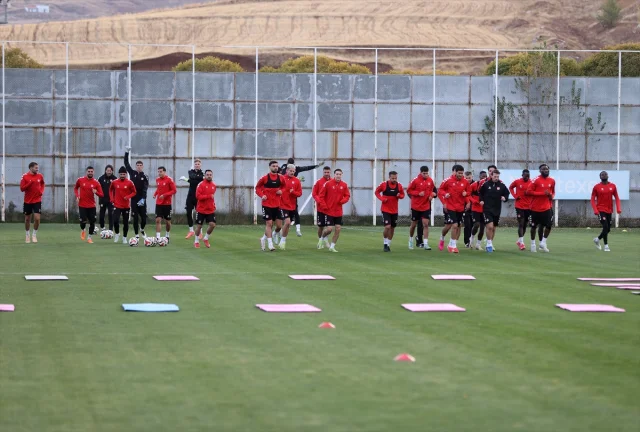 Sivasspor Teknik Direktörü Altıparmak'tan İddialı Hedefler