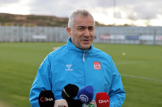 Sivasspor Teknik Direktörü Altıparmak'tan İddialı Hedefler