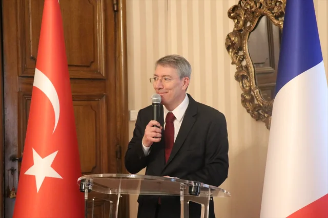 Paris ve Viyana'da Cumhuriyet Coşkusu