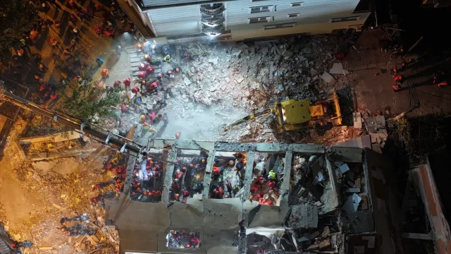 Kocaeli'de Enkazdan Mucize Kurtuluş: Dilara Bilir'in Hikâyesi