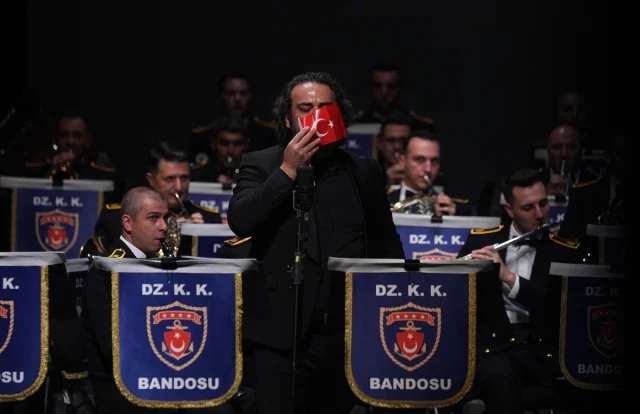 Başkentte Cumhuriyet Bayramı Coşkusu: ADOB ve Deniz Kuvvetleri Özel Konserle Büyüledi