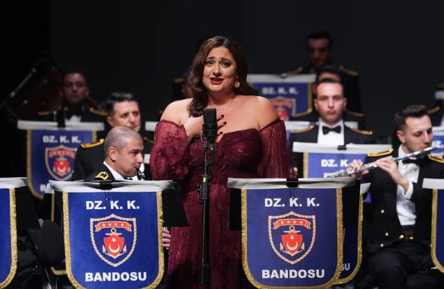 Başkentte Cumhuriyet Bayramı Coşkusu: ADOB ve Deniz Kuvvetleri Özel Konserle Büyüledi