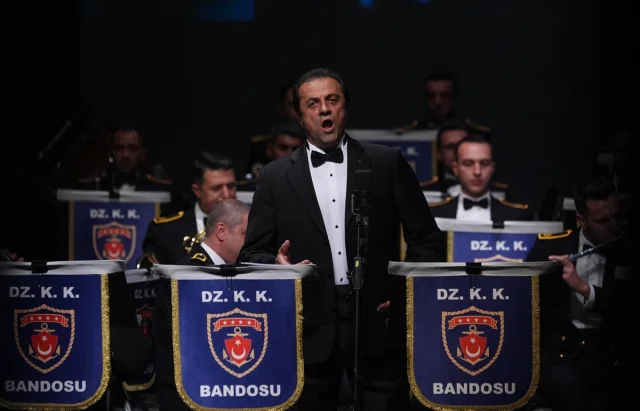Başkentte Cumhuriyet Bayramı Coşkusu: ADOB ve Deniz Kuvvetleri Özel Konserle Büyüledi