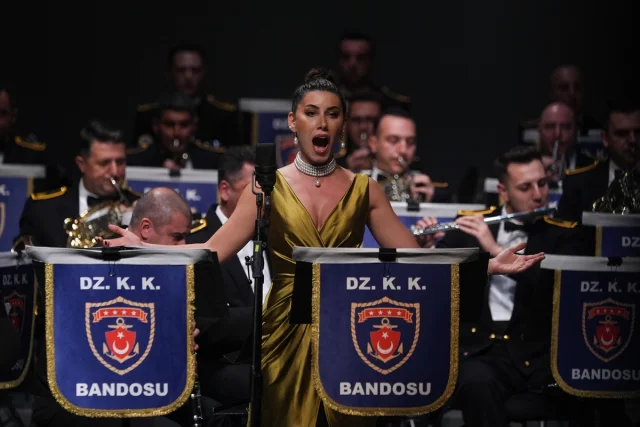 Başkentte Cumhuriyet Bayramı Coşkusu: ADOB ve Deniz Kuvvetleri Özel Konserle Büyüledi