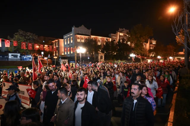 Ankara'da Cumhuriyet Coşkusu: Fener Alayı Göz Kamaştırdı