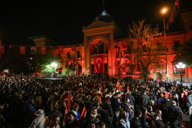Ankara'da Cumhuriyet Coşkusu: Fener Alayı Göz Kamaştırdı