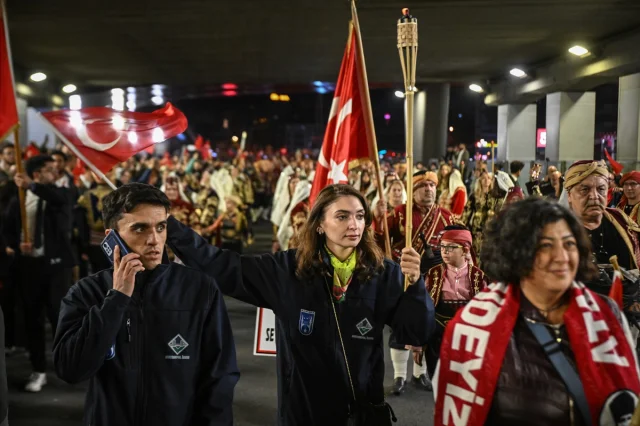 Ankara'da Cumhuriyet Coşkusu: Fener Alayı Göz Kamaştırdı