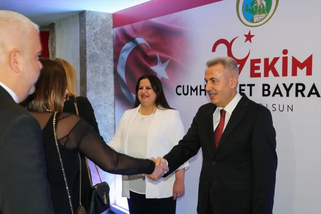 İzmir'de Cumhuriyet Coşkusu: 102. Yıl Dönümü Kutlamaları ve Etkinlikler