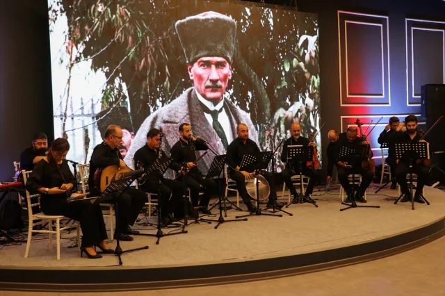 İzmir'de Cumhuriyet Coşkusu: 102. Yıl Dönümü Kutlamaları ve Etkinlikler