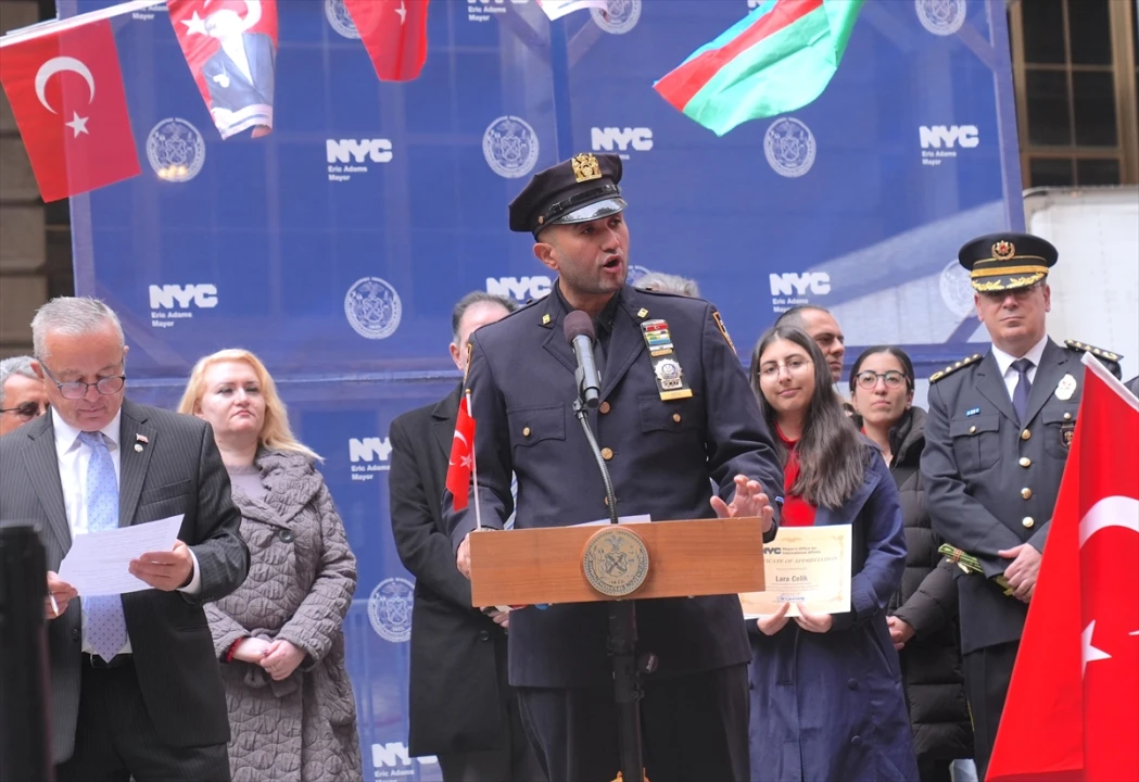 Wall Street'te Cumhuriyet Coşkusu: Türk Bayrağı Göndere Çekildi