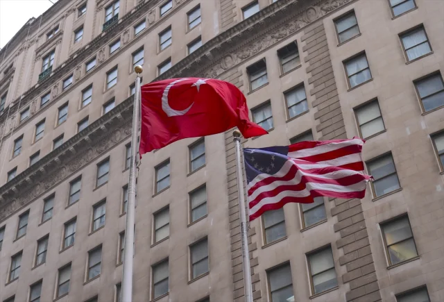 Wall Street'te Cumhuriyet Coşkusu: Türk Bayrağı Göndere Çekildi