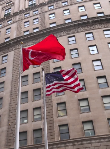 Wall Street'te Cumhuriyet Coşkusu: Türk Bayrağı Göndere Çekildi