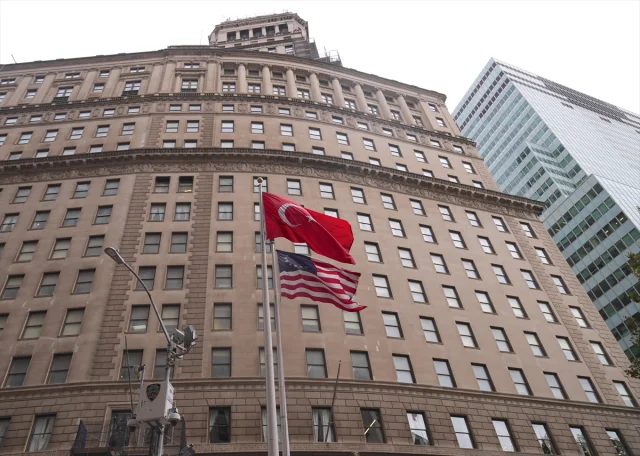 Wall Street'te Cumhuriyet Coşkusu: Türk Bayrağı Göndere Çekildi