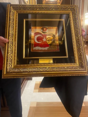 Bahçeli'den Cumhurbaşkanı Erdoğan'a Özel Cumhuriyet Hediyesi