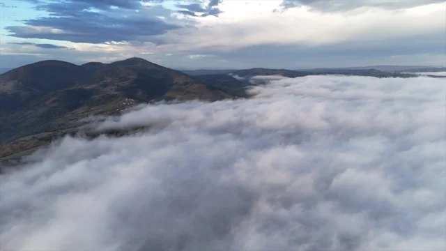 Samsun'da Dürtmen Dağı'nın Gizemli Sis Denizi Görüntülendi