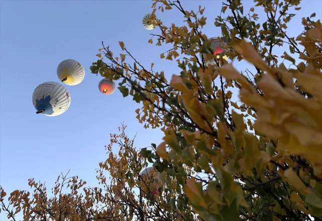 Kapadokya'nın Güzellliklerini Keşfedin: Sonbahar Renkleri ve Balon Turları