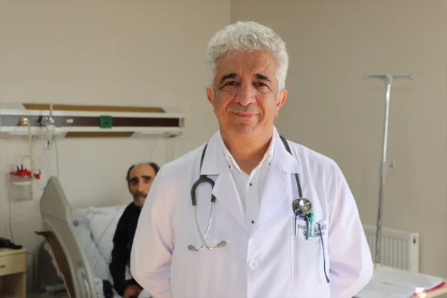 Hastanın Akciğerinden Çıkarılan Devasa Kitle Doktorları Şoke Etti