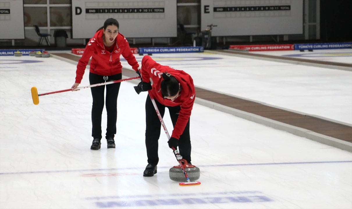 Türkiye'nin Curling Kadınları Olimpiyat Hayaline Bir Adım Daha Yaklaşıyor