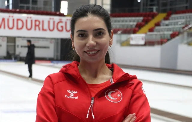 Türkiye'nin Curling Kadınları Olimpiyat Hayaline Bir Adım Daha Yaklaşıyor