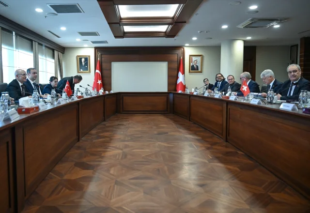 Bakan Şimşek ve İsviçreli Mevkidaşı Ekonomik İlişkileri Güçlendirmek İçin Buluştu
