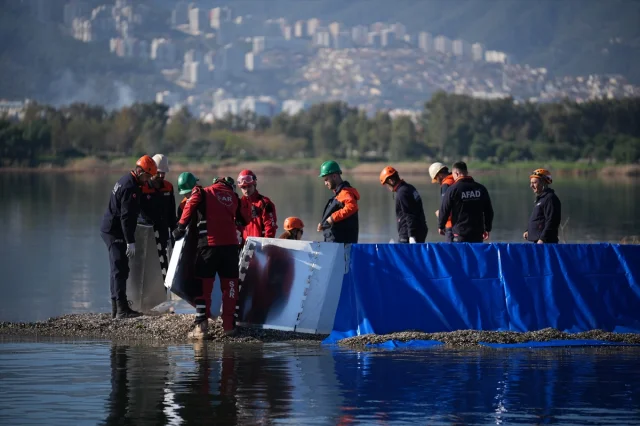 İzmir'de Gerçekçi Sel Tatbikatı Heyecan Yarattı