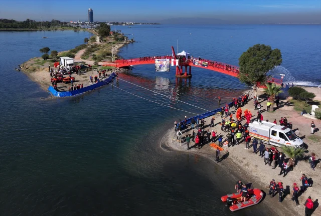 İzmir'de Gerçekçi Sel Tatbikatı Heyecan Yarattı