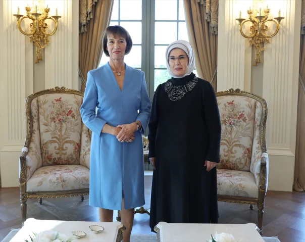 Emine Erdoğan'ın Almanya Başbakanı'nın Eşiyle Anlamlı Ziyareti