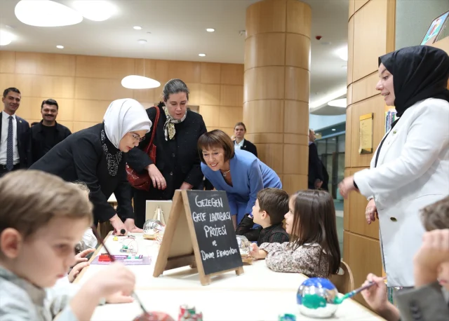 Emine Erdoğan'ın Almanya Başbakanı'nın Eşiyle Anlamlı Ziyareti
