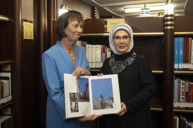 Emine Erdoğan'ın Almanya Başbakanı'nın Eşiyle Anlamlı Ziyareti