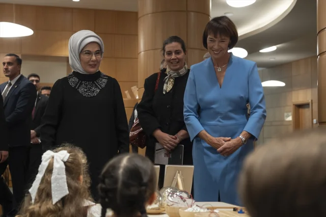 Emine Erdoğan'ın Almanya Başbakanı'nın Eşiyle Anlamlı Ziyareti