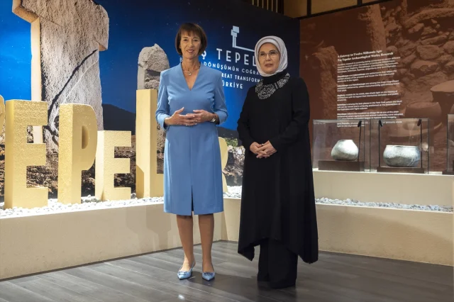 Emine Erdoğan'ın Almanya Başbakanı'nın Eşiyle Anlamlı Ziyareti