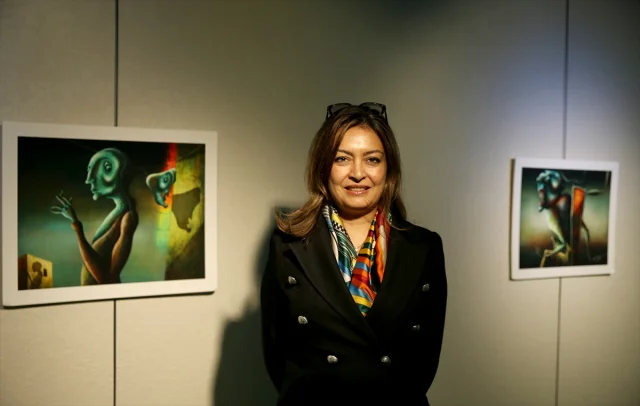 İzmir'de Sanat ve Hayal Gücü: 'Hatırla! Kimsin?' Sergisi Kapılarını Açtı