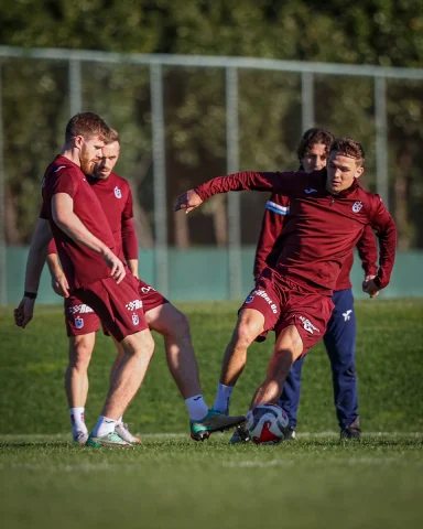 Galatasaray-Trabzonspor Karşılaşmasında Heyecan Dorukta