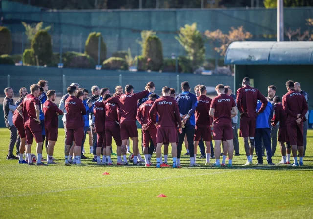 Galatasaray-Trabzonspor Karşılaşmasında Heyecan Dorukta