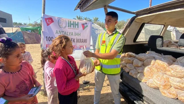 İHH Antalya'dan Gazze İçin Şaşırtıcı Ekmek Yardımı