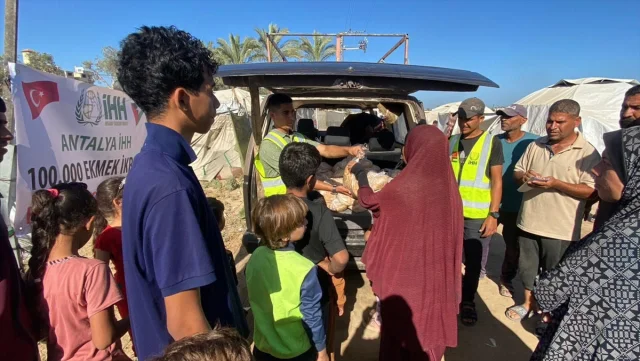 İHH Antalya'dan Gazze İçin Şaşırtıcı Ekmek Yardımı
