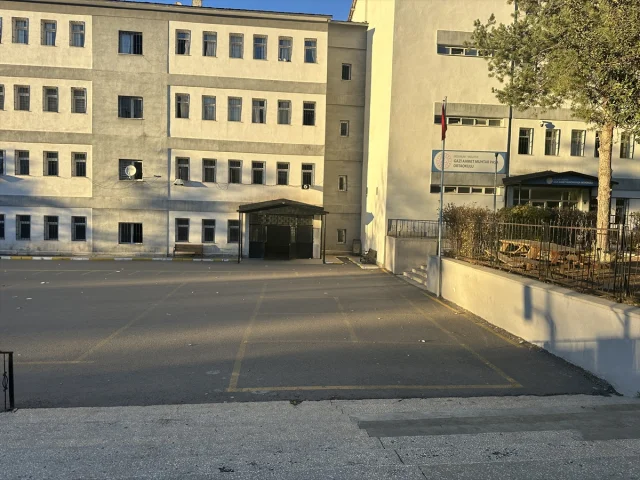 Erzurum'da Okul Çıkışı Panik: 21 Öğrenci Yaralandı