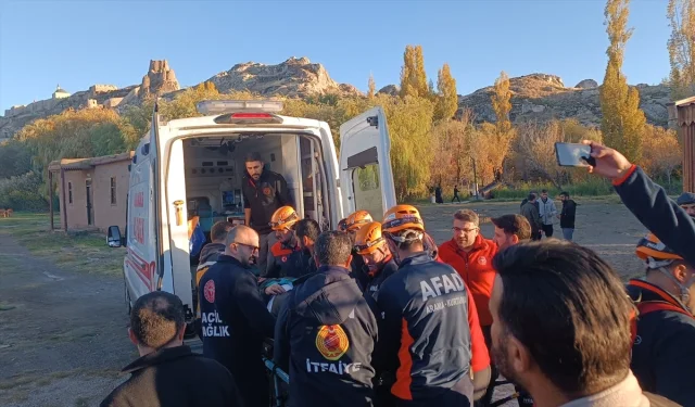 Van Kalesi'nde Macera Arayan Gezgin İçin Tehlike Çanları Çaldı