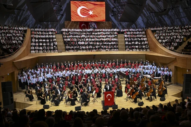 Cumhuriyet Bayramı'nda CSO ve Devlet Çoksesli Korosu’ndan Unutulmaz Konser