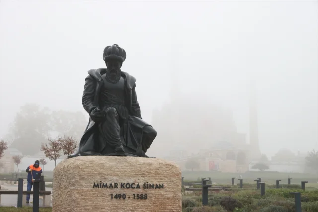 Edirne'de Sis Engel Tanımıyor Yoğun Sis Hayatı Felç Etti
