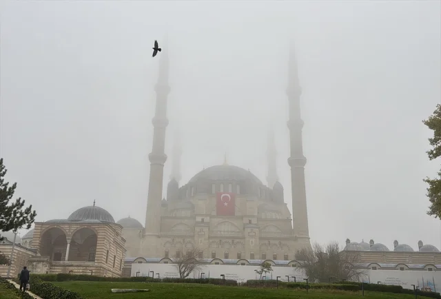Edirne'de Sis Engel Tanımıyor Yoğun Sis Hayatı Felç Etti
