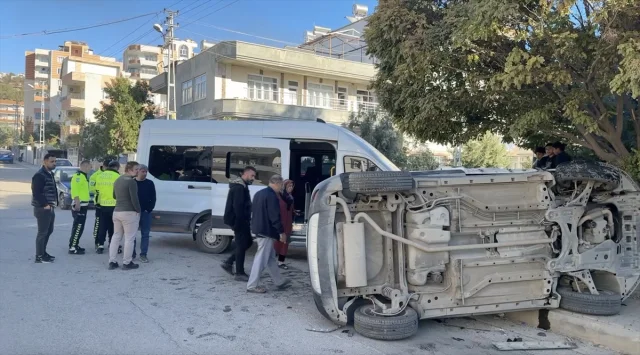 Adıyaman'da Okul Servisi Kazası: 12 Yaralı Var, Neler Oluyor?