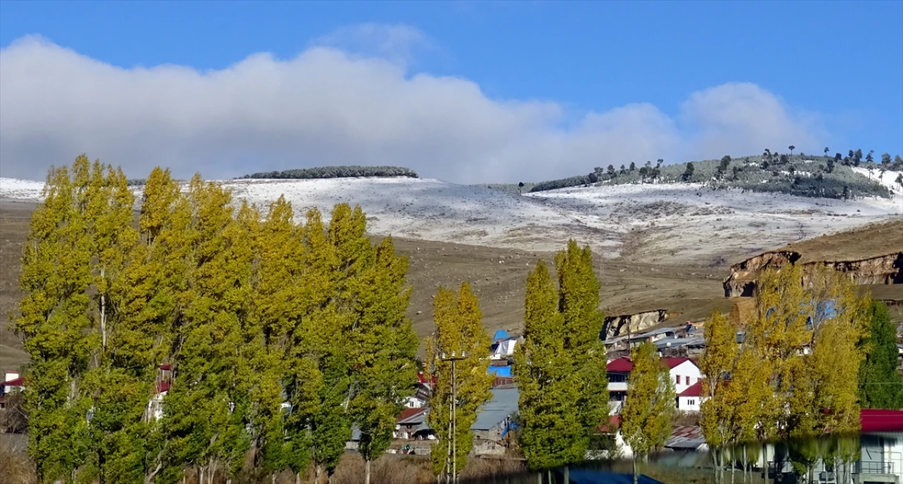 Kars'ta Kış Kapıyı Erken Çaldı: Kar ve Kırağı Hayatı Etkiliyor