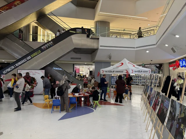 Bursa'da Çocuklara İyiliği Anlatan Kızılay Haftası Etkinliği